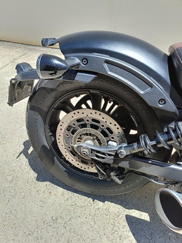 2022 INDIAN SCOUT BOBBER BLACK SMOKE