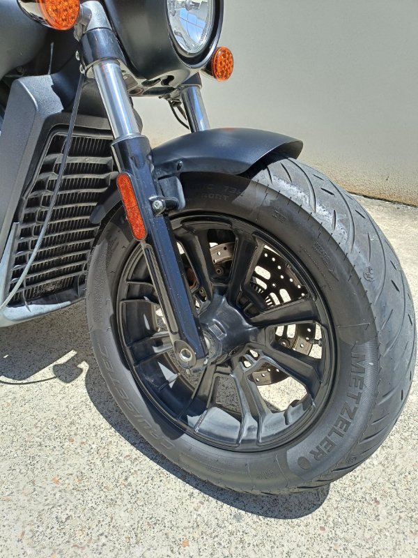 2022 INDIAN SCOUT BOBBER BLACK SMOKE