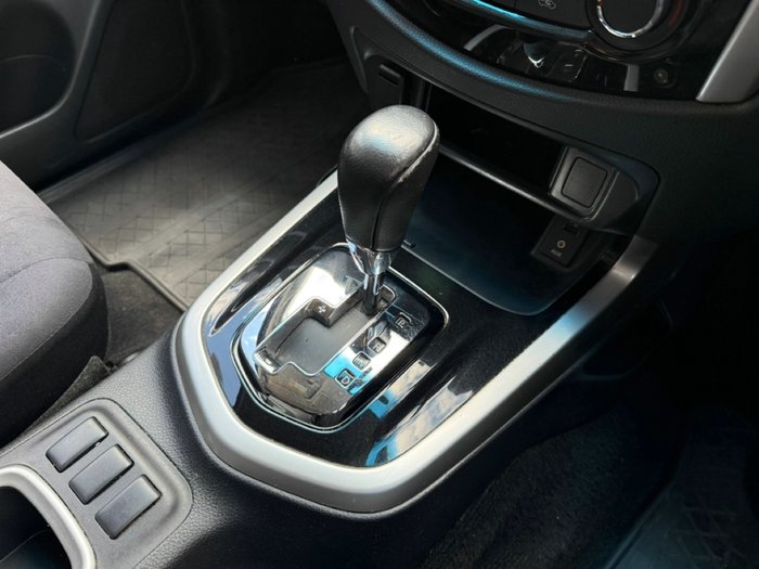 2016 Nissan Navara ST