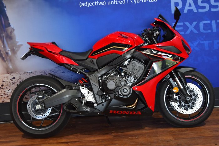 2023 Honda CBR650R Red