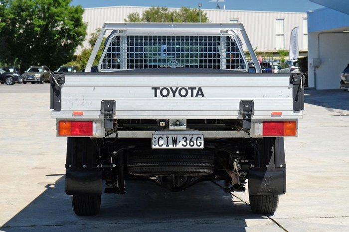 2019 Toyota Hilux Workmate TGN121R 4x2 Graphite