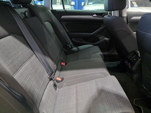 2021 Volkswagen Passat 206TSI R-Line