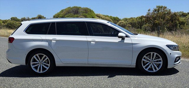 2021 Volkswagen Passat 206TSI R-Line