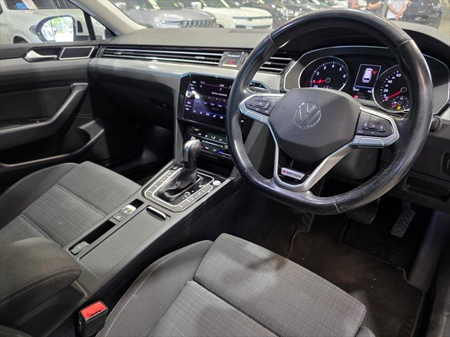 2021 Volkswagen Passat 206TSI R-Line