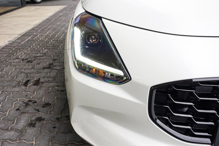 2025 Suzuki Swift Hybrid Plus