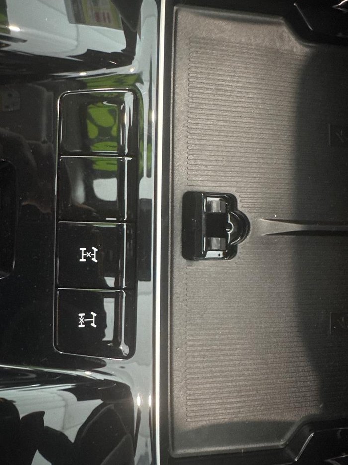 2025 LDV D90 Executive