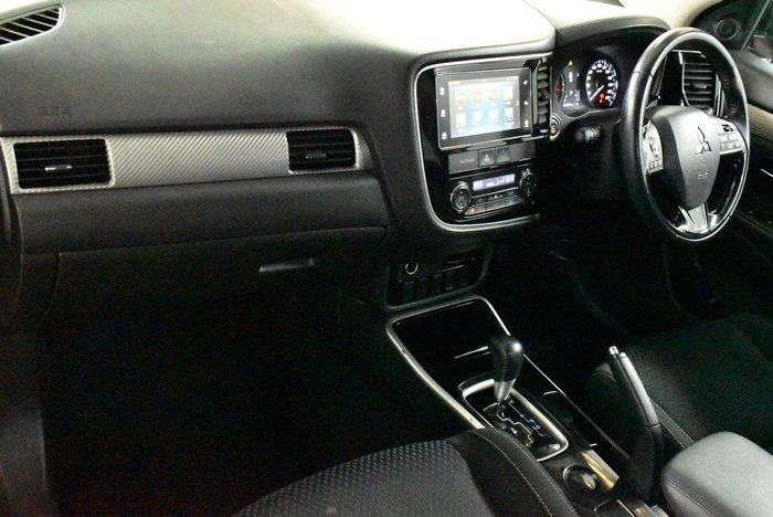 2018 Mitsubishi Outlander LS