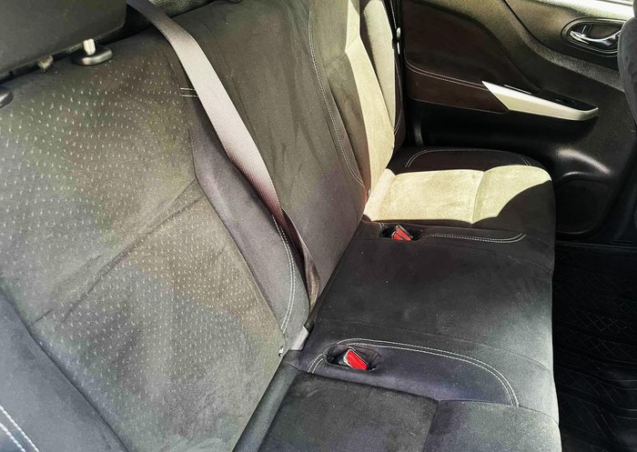 2019 Nissan Navara RX