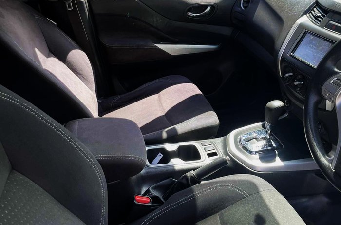 2019 Nissan Navara RX