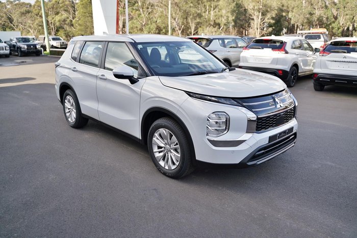 2025 Mitsubishi Outlander ES