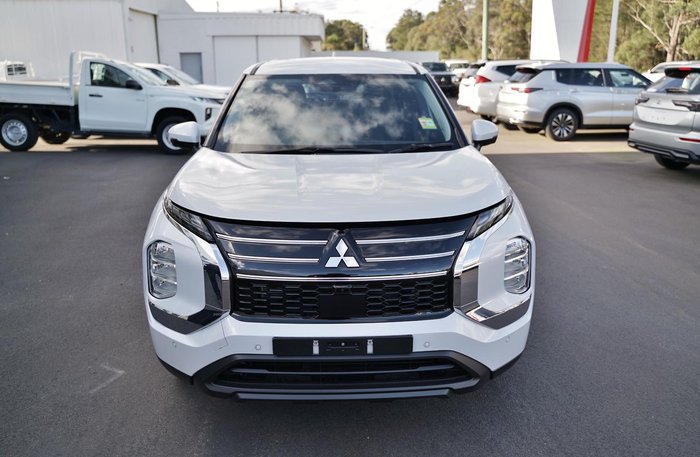 2025 Mitsubishi Outlander ES