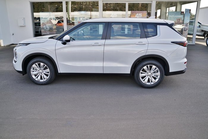 2025 Mitsubishi Outlander ES