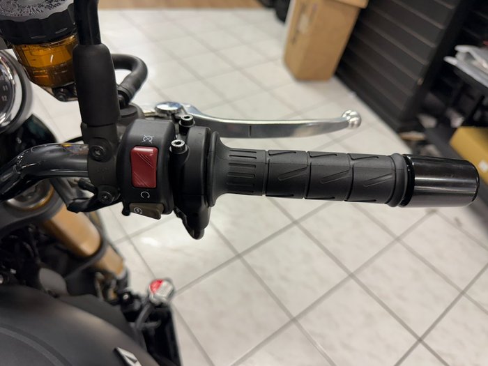 2025 Kawasaki Z900RS SE Black