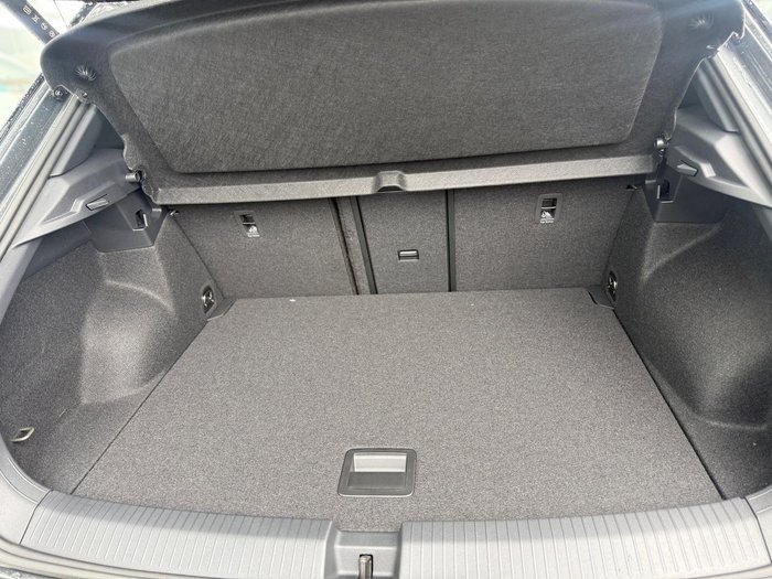 2025 Volkswagen T-Roc 140TSI R-Line