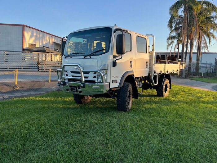 2017 Isuzu Nps NPS 75-155 White