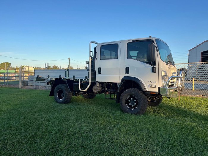 2017 Isuzu Nps NPS 75-155 White