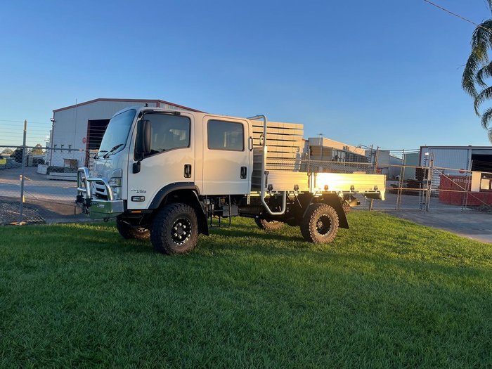 2017 Isuzu Nps NPS 75-155 White