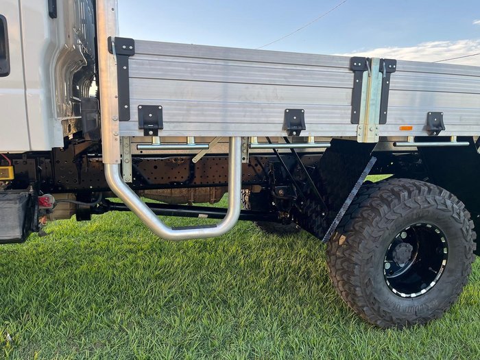 2017 Isuzu Nps NPS 75-155 White