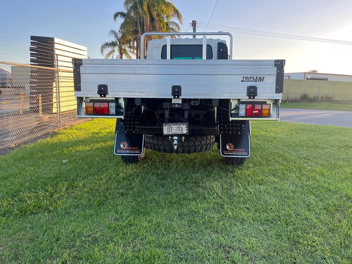 2017 Isuzu Nps NPS 75-155 White