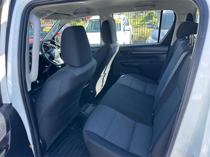 2021 TOYOTA HILUX WORKMATE (4x2)