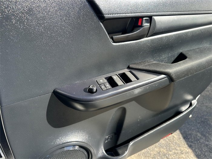 2021 TOYOTA HILUX WORKMATE (4x2)