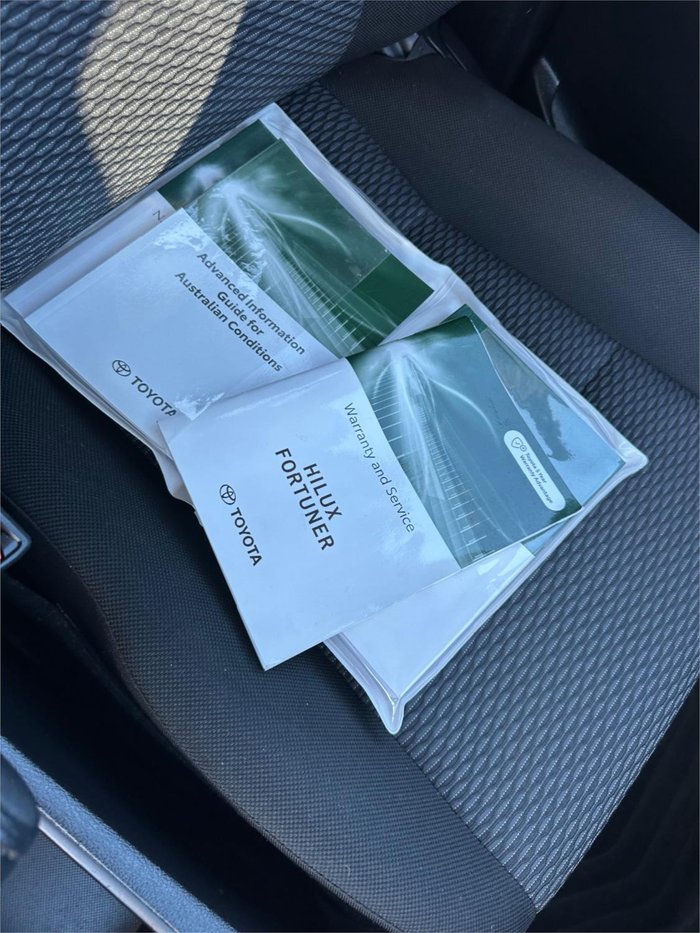 2021 TOYOTA HILUX WORKMATE (4x2)