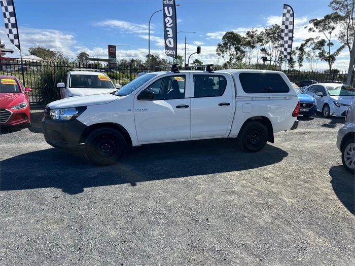 2021 TOYOTA HILUX WORKMATE (4x2)