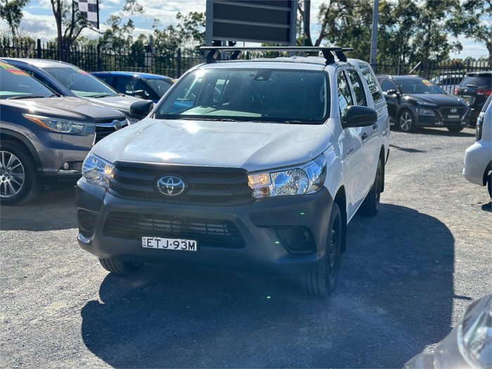 2021 TOYOTA HILUX WORKMATE (4x2)