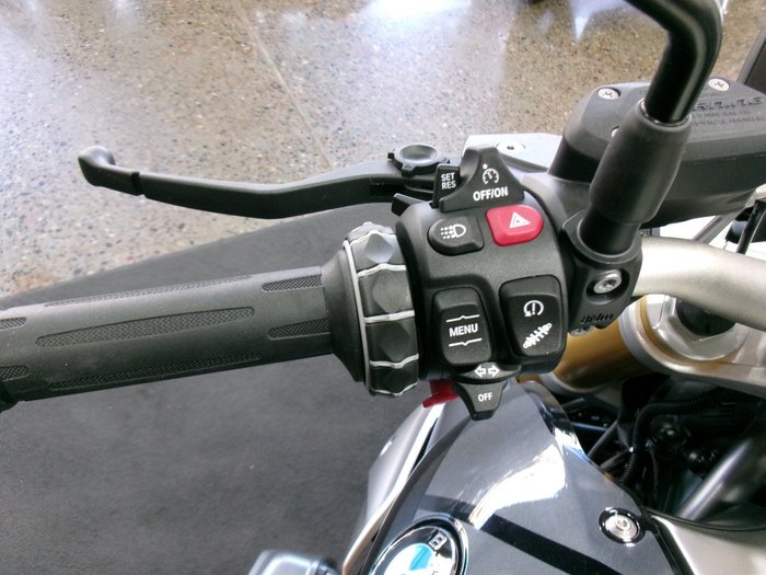 2024 BMW Motorrad R 1250 R TRIPLE BLACK BLACK STORM METALLIC