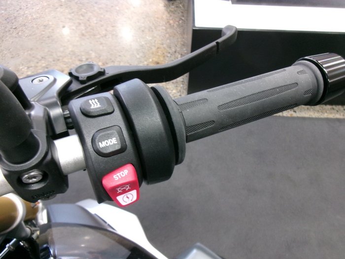 2024 BMW Motorrad R 1250 R TRIPLE BLACK BLACK STORM METALLIC