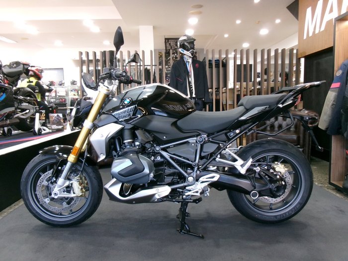 2024 BMW Motorrad R 1250 R TRIPLE BLACK BLACK STORM METALLIC