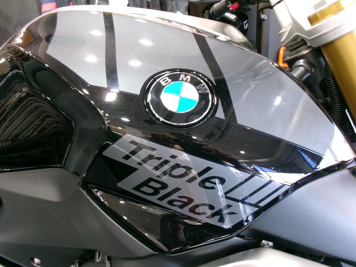 2024 BMW Motorrad R 1250 R TRIPLE BLACK BLACK STORM METALLIC
