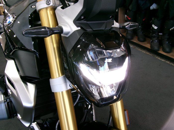 2024 BMW Motorrad R 1250 R TRIPLE BLACK BLACK STORM METALLIC