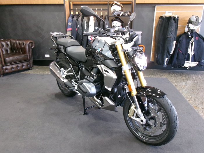 2024 BMW Motorrad R 1250 R TRIPLE BLACK BLACK STORM METALLIC