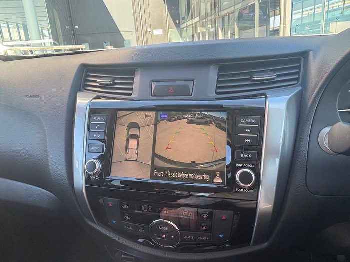 2024 Nissan Navara ST-X