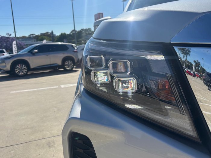 2024 Nissan Navara ST-X