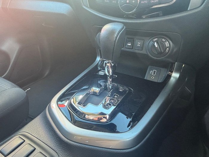 2024 Nissan Navara ST-X