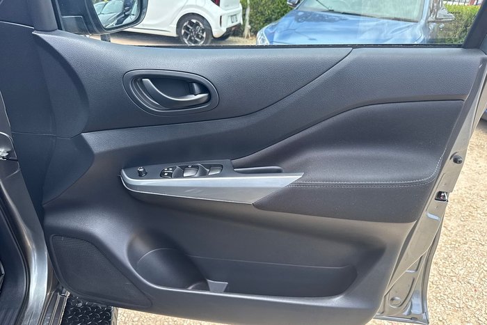 2023 Nissan Navara SL