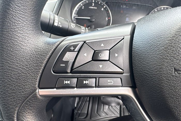 2023 Nissan Navara SL