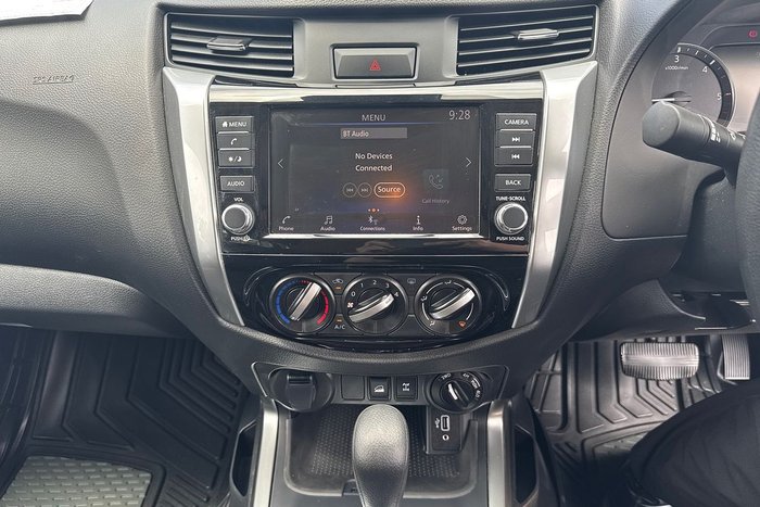 2023 Nissan Navara SL