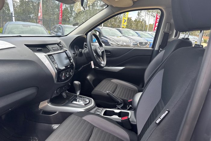 2023 Nissan Navara SL