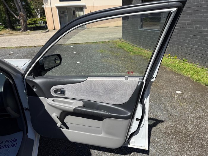 2002 Ford Laser LXi KQ Polar White