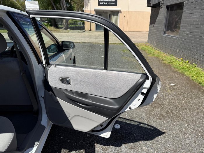 2002 Ford Laser LXi KQ Polar White