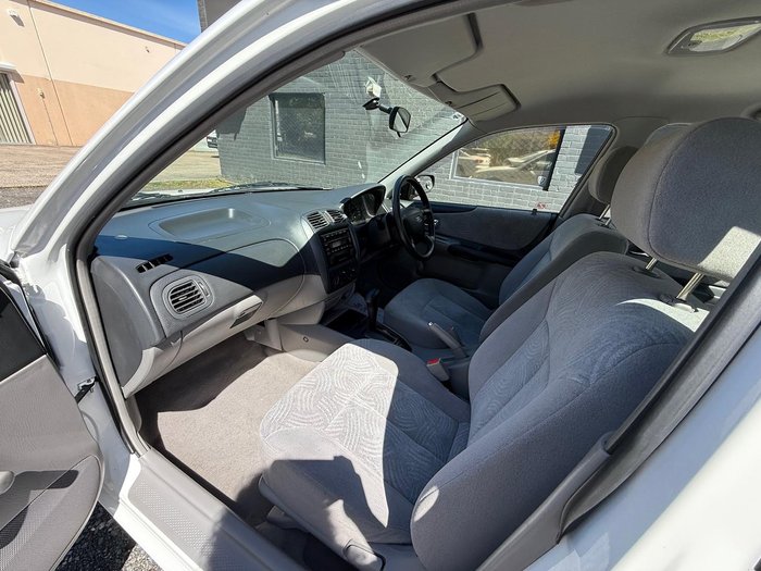 2002 Ford Laser LXi KQ Polar White