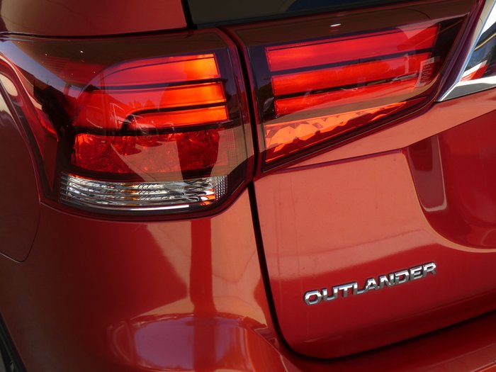 2015 Mitsubishi Outlander LS