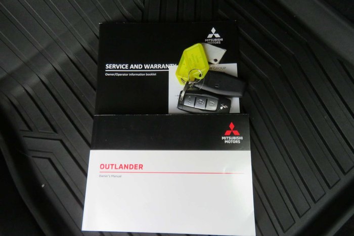 2022 Mitsubishi Outlander Exceed