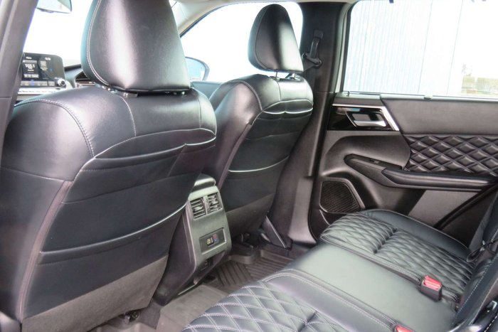 2022 Mitsubishi Outlander Exceed