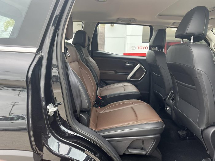 2024 Mahindra Scorpio Z8L 4X4 Napoli Black