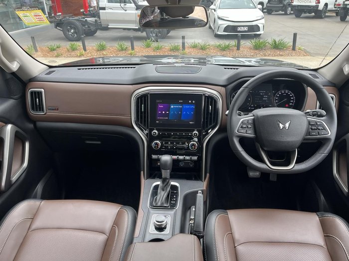 2024 Mahindra Scorpio Z8L 4X4 Napoli Black