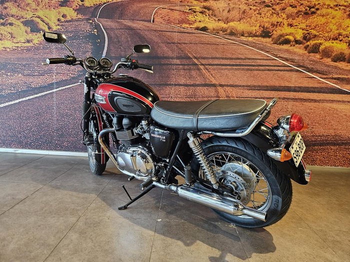 2015 Triumph Bonneville 865 Bonneville Black